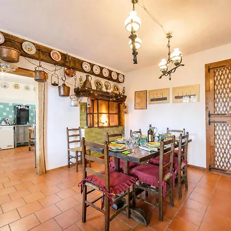 Villa I Tre Archi For 6 With Private Garden - Happy Pisano
